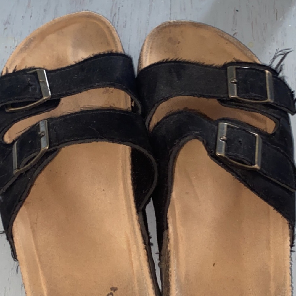 Boscov Black Buckle Sandals